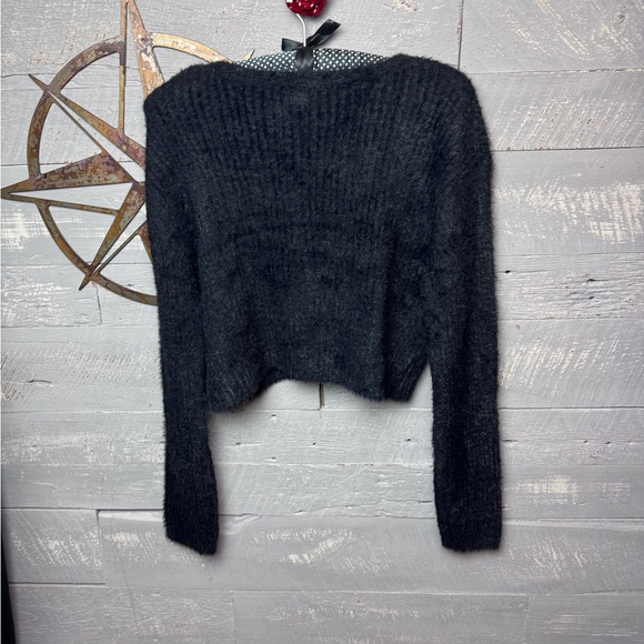 🔥 New Miami for francesca’s fuzzy cropped cardigan - Picture 5 of 7